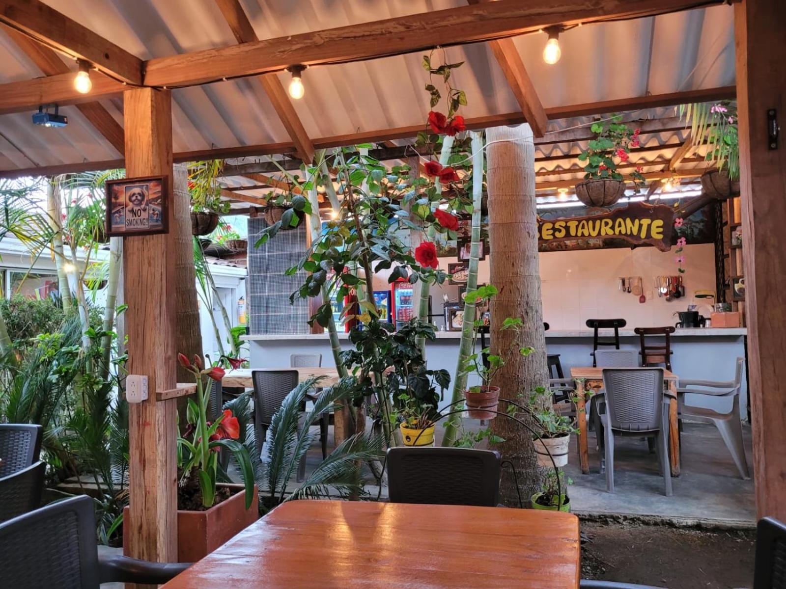 Hostal Hilltop Саленто Екстериор снимка